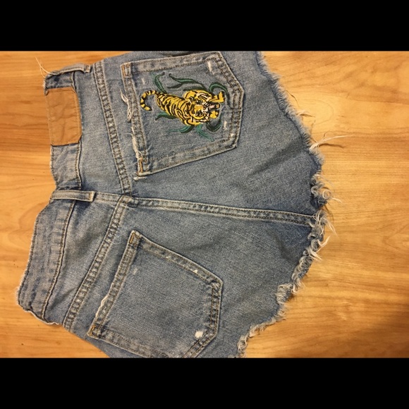divided size 2 high rise mom Jean shorts blue - Picture 3 of 4